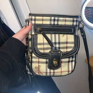 Burberry purse